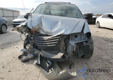 2005 Chrysler Town & Country Touring z USA, uszkodzony, nr VIN 2C4GP54L75R112898